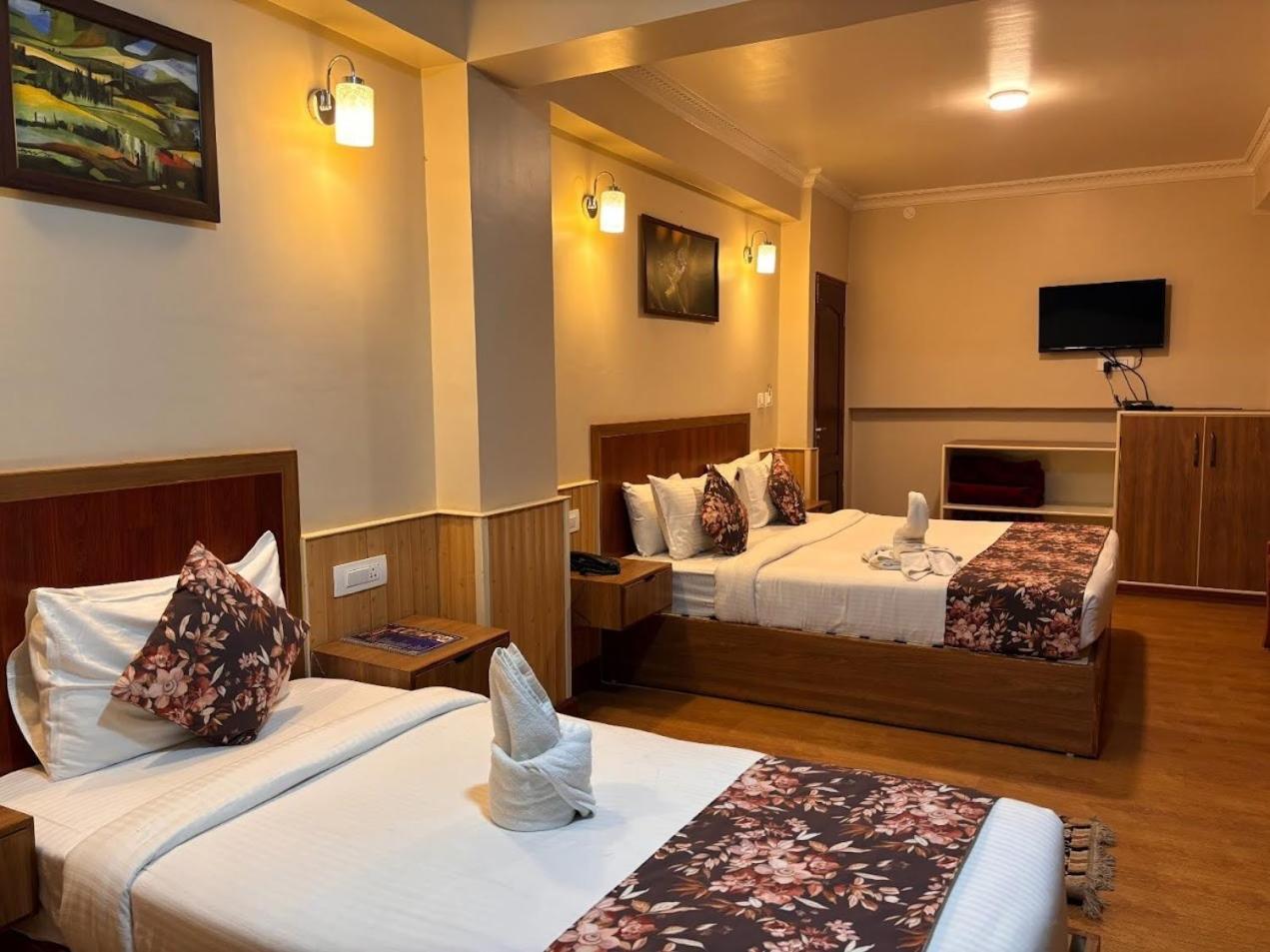 Serenity Taksa Palace Hotel Darjeeling  Ngoại thất bức ảnh