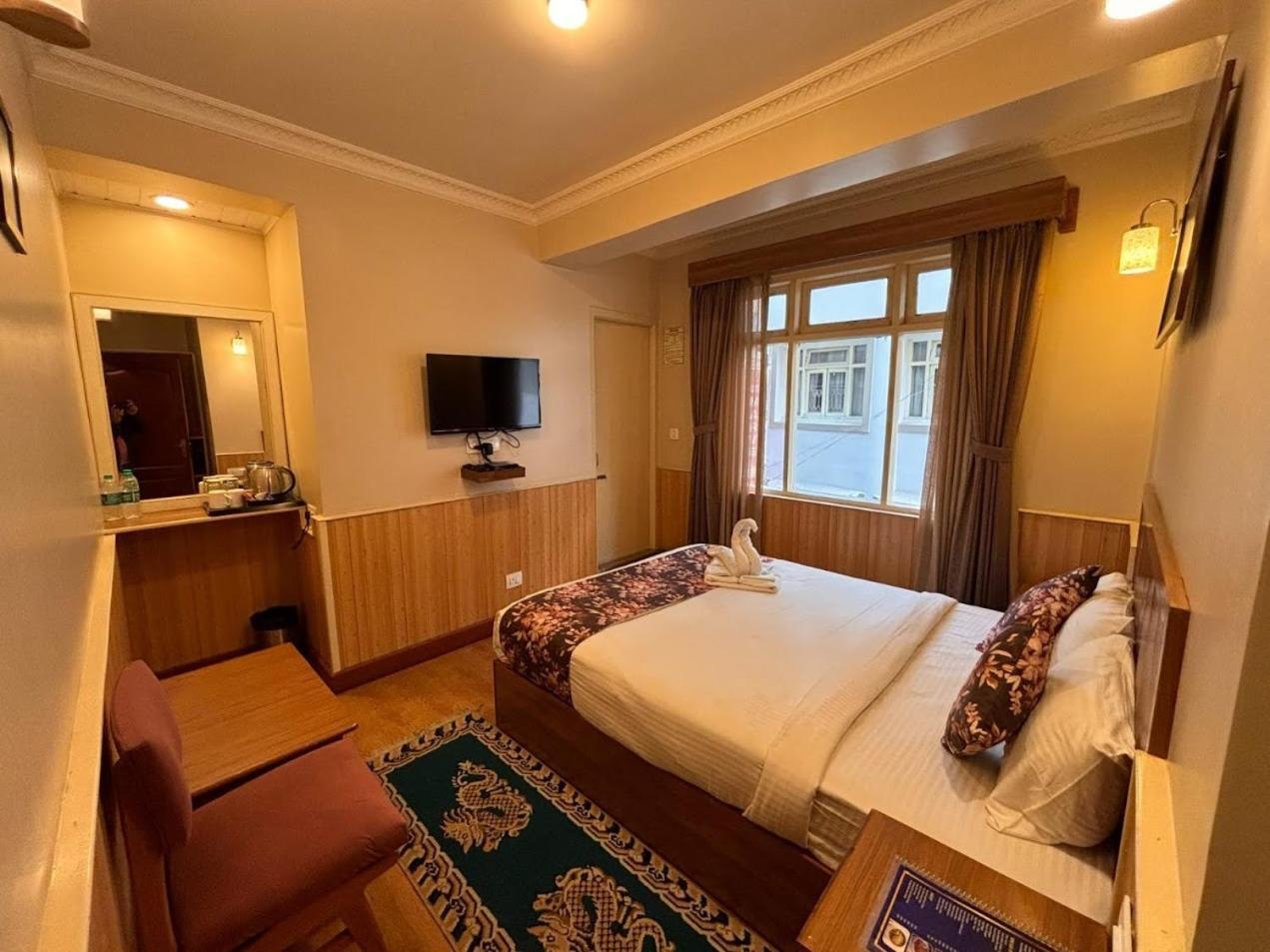 Serenity Taksa Palace Hotel Darjeeling  Ngoại thất bức ảnh