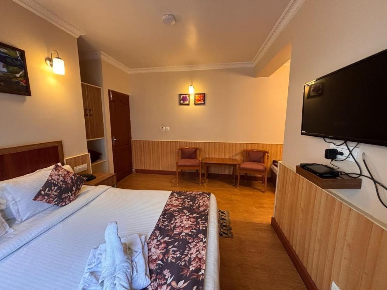 Serenity Taksa Palace Hotel Darjeeling  Ngoại thất bức ảnh