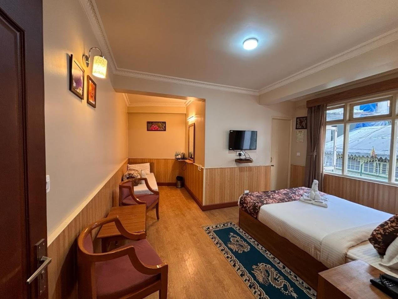 Serenity Taksa Palace Hotel Darjeeling  Ngoại thất bức ảnh