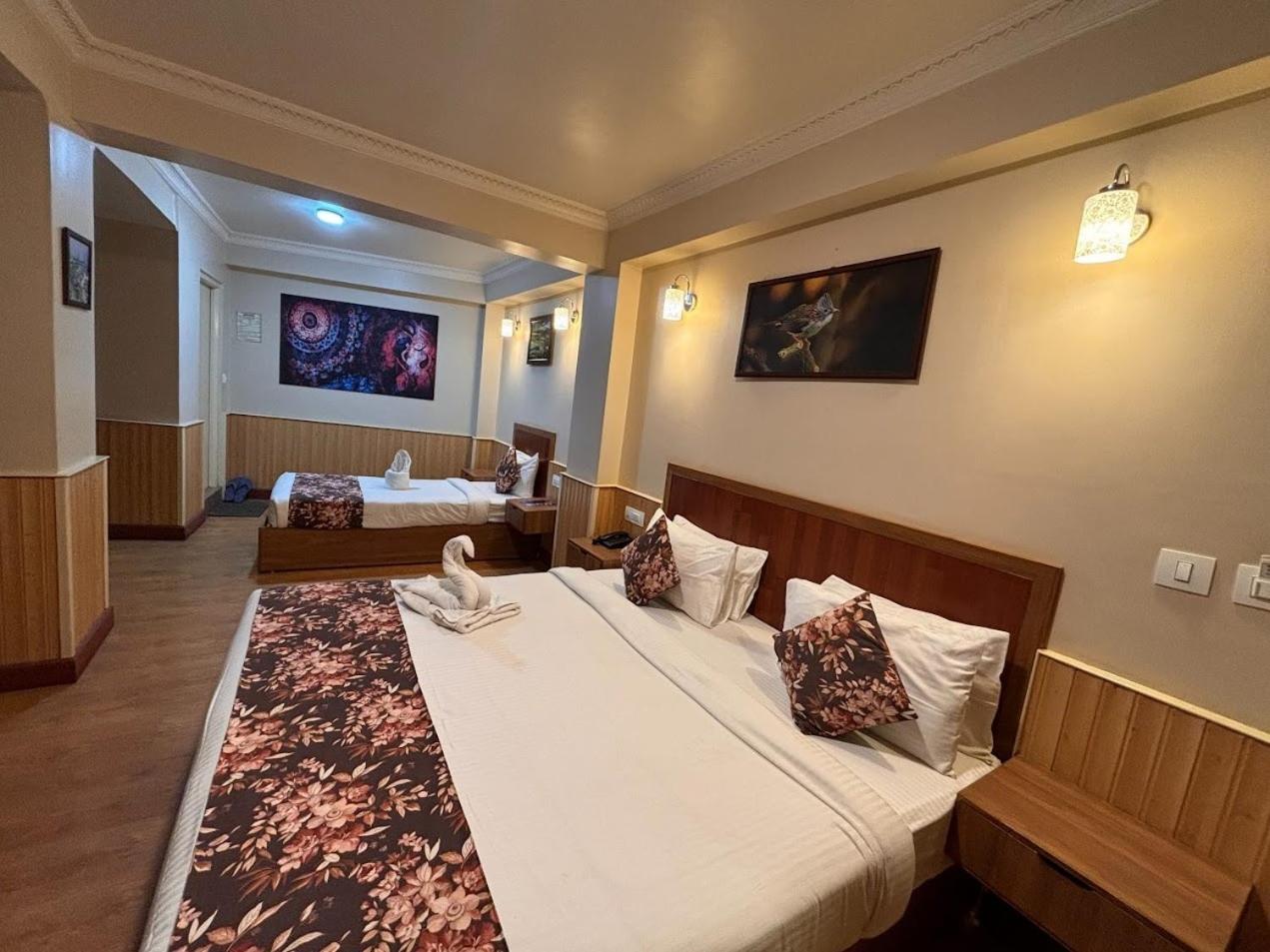 Serenity Taksa Palace Hotel Darjeeling  Ngoại thất bức ảnh