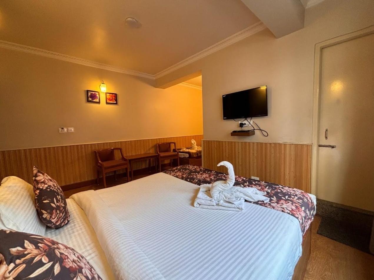 Serenity Taksa Palace Hotel Darjeeling  Ngoại thất bức ảnh